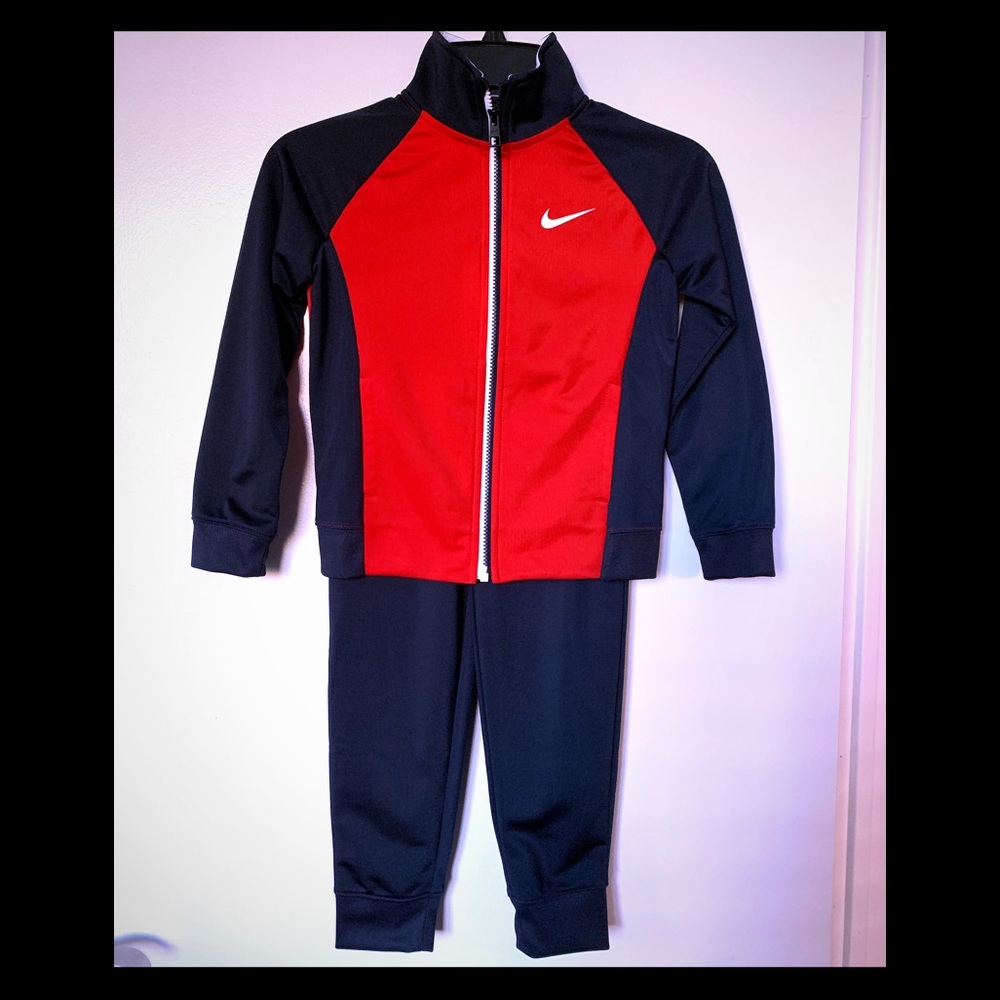 NWT NIKE Boys (Size 6) 2 piece jacket and pant set